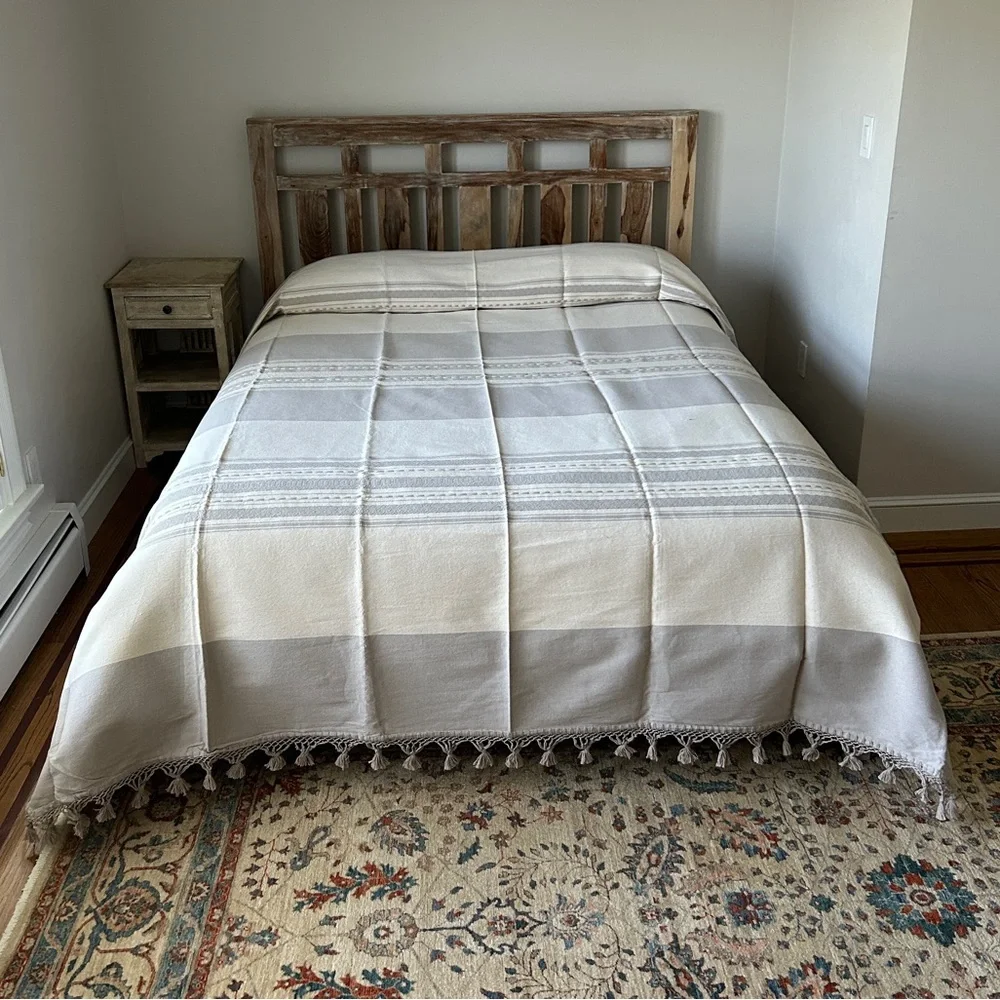 Hand loom Queen Size Cotton Bedspread.